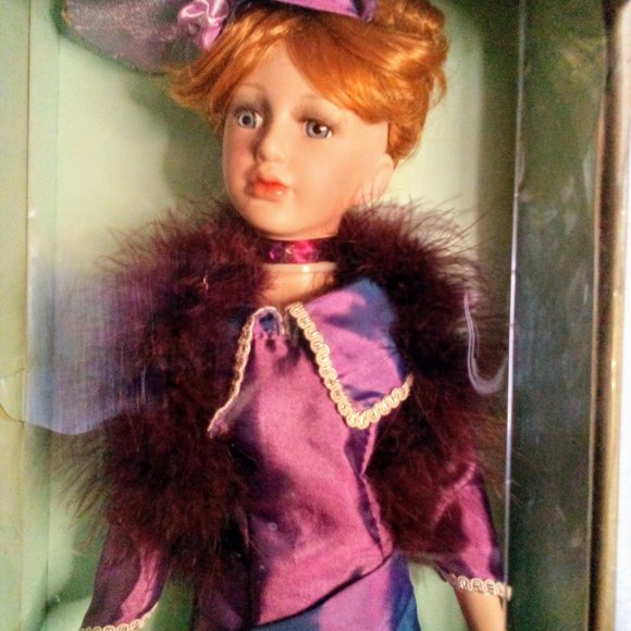 💜 Vintage Birthstone Collection Porcelain HandCrafted Doll (Amethyst) Febuary - Picture 4 of 16